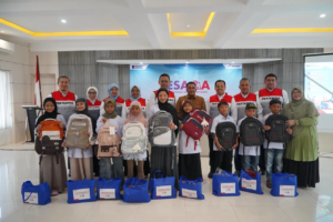 Program Berbagi Seragam dan Alat Sekolah Bangkitkan Semangat Anak-anak Penyintas Bencana di Aceh, Sumut dan Sumbar
