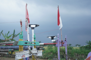 Penerangan Berbasis PLTS Hadir, Nelayan Cilamaya Kini Melaut dengan Lebih Aman dan Produktif