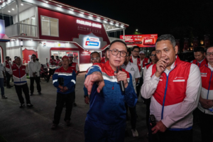 Pastikan Kesiapan BBM Arus Mudik 2026, Komisaris Utama Pertamina Tinjau SPBU Rest Area KM 57