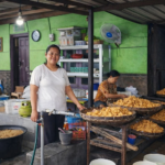 Saat Perempuan Bangkit, Ekonomi Menguat: Kisah Nia Anggraini Tumbuh Bersama PNM Mekaar dan BRI