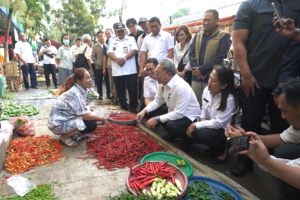Mendag Bersama Menko Bidang Pangan Kunjungi Pasar Palmerah Jakarta