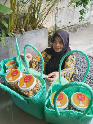 Kisah UMKM di Cimahi, Omzet Meningkat Berkat Pelatihan Sertifikasi Halal BRI Peduli