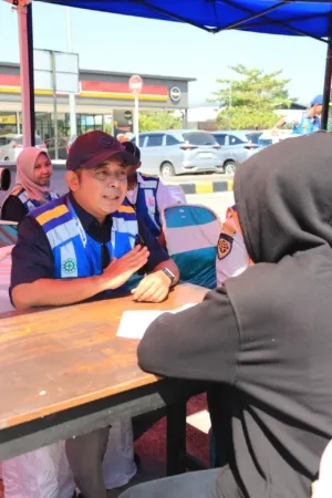 Sinergi Tingkatkan Keselamatan, PT Jasamarga Semarang Batang Gelar Edukasi dan Penertiban Kendaraan Over Dimensi dan Overload