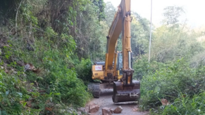 Hutama Karya Kerahkan Excavator Bantu Pulihkan Akses Pascagempa di NTT