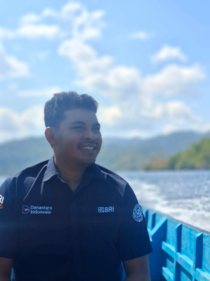 Menembus Ombak, Mantri BRI Hadirkan Layanan Perbankan di Kepulauan Maluku Utara