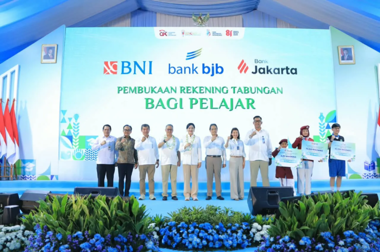 Siaran Pers: OJK Dorong Budaya Menabung Tingkatkan Kesejahteraan Masyarakat, Gelar Hari Indonesia Menabung di Sekolah Rakyat Bekasi